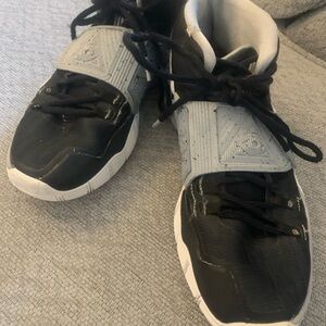 Nike keri 6 team black wolf gray sneakers size 10.5 Nero gripe sole